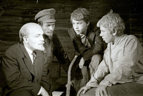 Волгоградском ТЮЗе обнаружилось около 150 исторических фотоплёнок