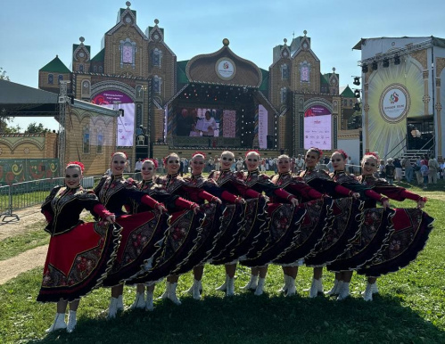 Волгоградский ансамбль «Юг России» стал лауреатом столичного фестиваля Волгоградский ансамбль «Юг России» стал лауреатом столичного фестиваля