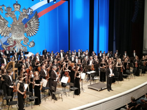 В Волгоградской филармонии праздник Светлой Пасхи отметили «Музыкой мира»