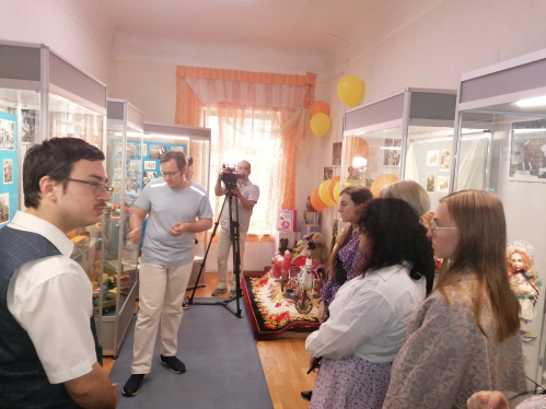 «Волшебная страна детства» открылась в краеведческом музее