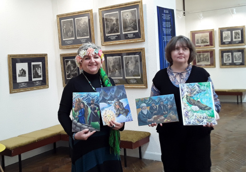 Волжанка подарила родному городу свои картины