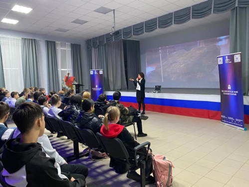 Волгоградский планетарий провёл выездное мероприятие для школьников Дубовки