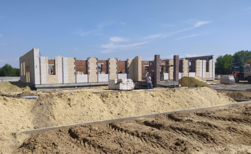 Продолжается строительство нового ДК в Камышинском районе 