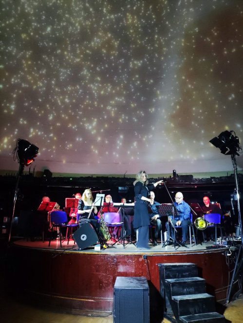 В Волгоградском планетарии выступил оркестр из Волжского