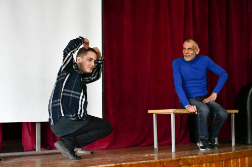 Волгоградский ТЮЗ открыл цикл театральных встреч в школах Волгограда