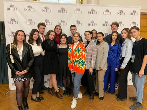 Участники международной конференции посмотрели в НЭТе премьерный спектакль