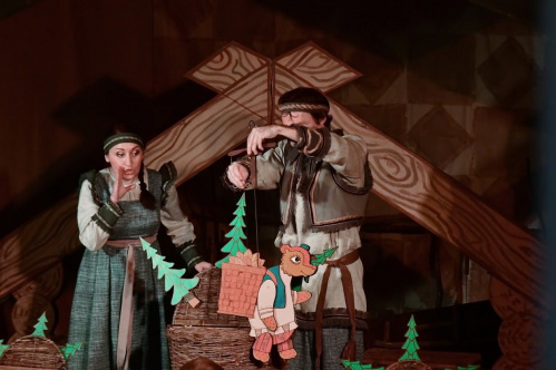 Волгоградский театр кукол показал благотворительный спектакль