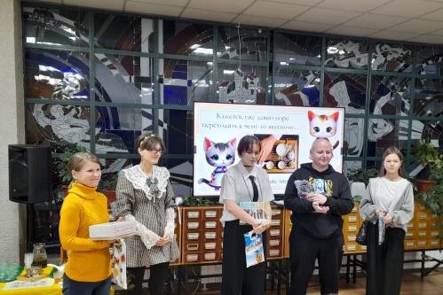 В Волгоградской библиотеке для молодёжи «зажгли» «Огни осени» В Волгоградской библиотеке для молодёжи «зажгли» «Огни осени»
