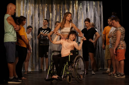 В Волгоградском театре кукол идёт подготовка пластического спектакля артистов с ОВЗ