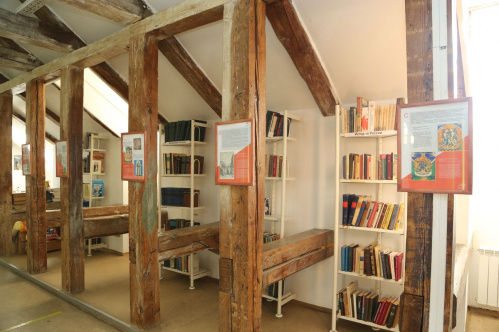 В «Старой Сарепте» открылась выставка «Образ. Символ. Знак»