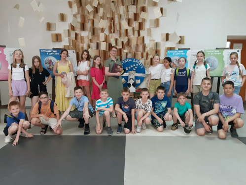 В День защиты детей в Горьковке открылась фотовыставка «Путешествие в детство»