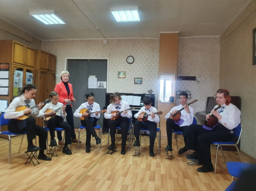 На фестивале «Будущее начинается с прекрасного» выступит единственный в регионе образцовый ансамбль домристов