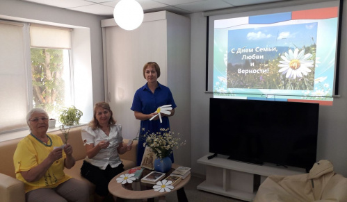 В Октябрьской модельной библиотеке состоялось интерактивное мероприятие для участниц клуба «Общение»