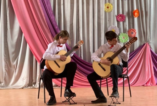 В Детской школе искусств Жирновского района проходят ознакомительные экскурсии