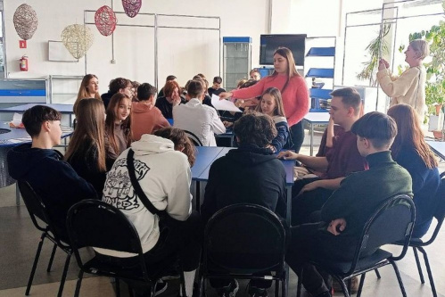 В Волгоградской Горьковке знакомят школьников с деятельностью библиотеки