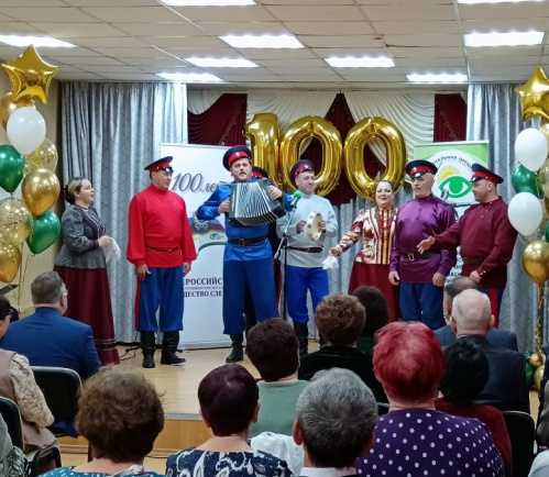 Артисты Казачьего театра выступили в региональном отделении Общества слепых Артисты Казачьего театра выступили в региональном отделении Общества слепых