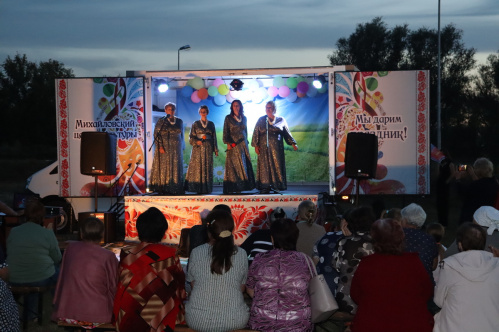 В Михайловском районе проводят мероприятия с помощью автоклубов