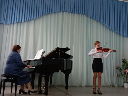 В Суровикинской ДШИ исполнили «Музыку танца»