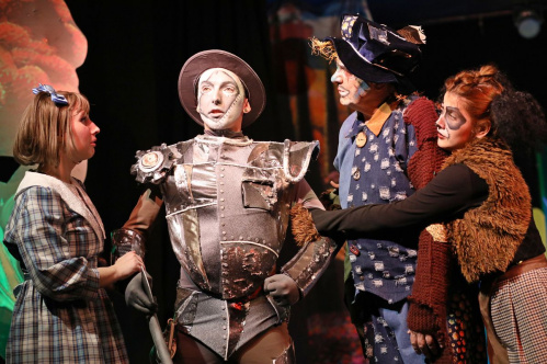 В Казачьем театре состоялась премьера сказки «Волшебник Изумрудного города»