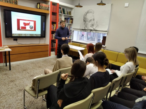 В модельной библиотеке в Иловле проходят учебные занятия для школьников