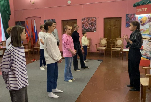 В Казачьем театре проводят мастер-классы для школьников