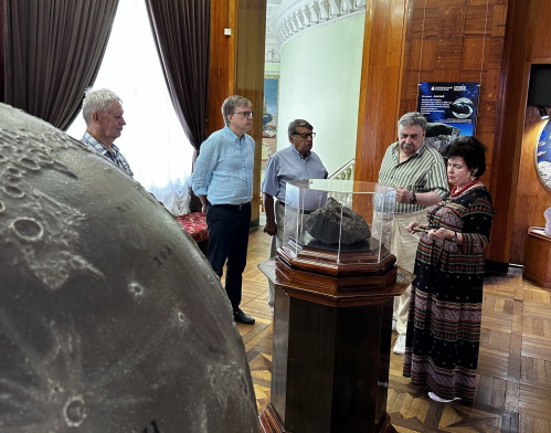 Ветераны планетария познакомились с «Пришельцами из космоса»