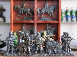В библиотеке покажут военные игрушки