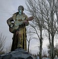 В Волжском установили памятник Высоцкому В Волжском установили памятник Высоцкому