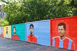 Центр Волгограда украсили портреты звёзд мирового футбола