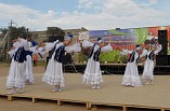 В Эльтоне прошёл фольклорный фестиваль В Эльтоне прошёл фольклорный фестиваль