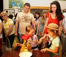 В Старой Сарепте посетители могут отжать горчичное масло В Старой Сарепте посетители могут отжать горчичное масло